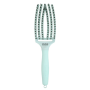 Fingerbrush Care Iconic Boar&Nylon Mint M – curved ionic brush